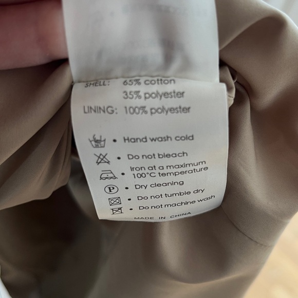 Burberry Style Tan Double-Breasted Trench Coat - Picture 6 of 6